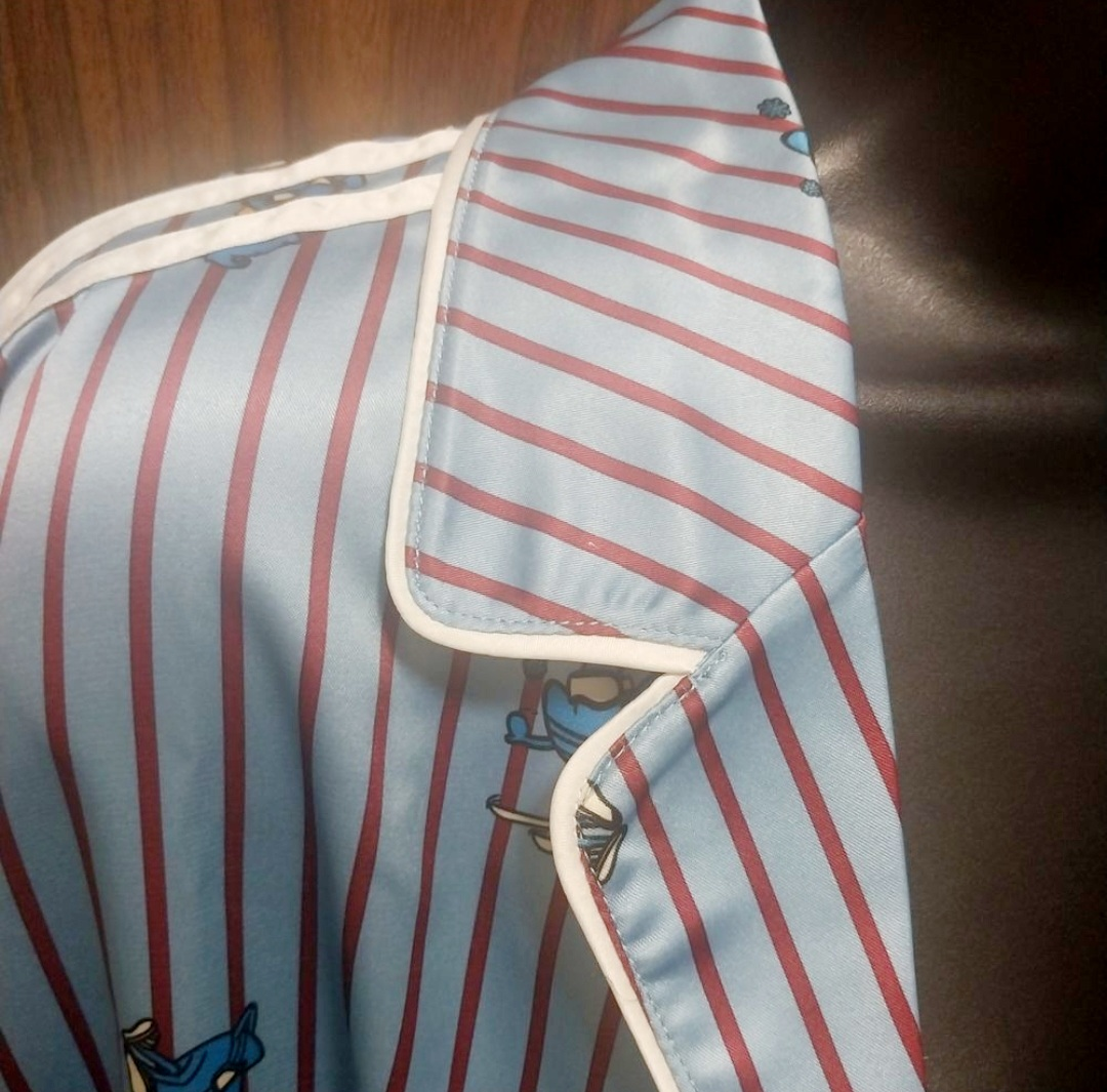 Ladies Adidas 2 piece satin set image indicator(3)