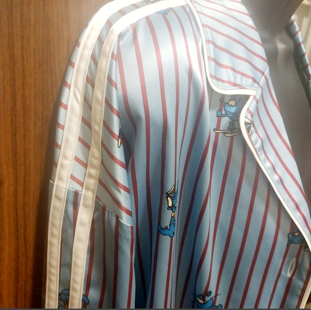 Ladies Adidas 2 piece satin set image indicator(4)