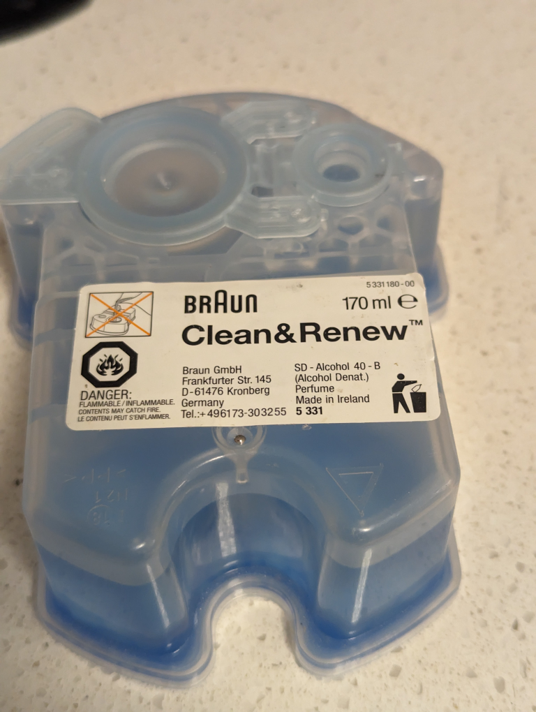 Braun Series 7 charging/ cleaning base, 1 new solution, cord - photo 4