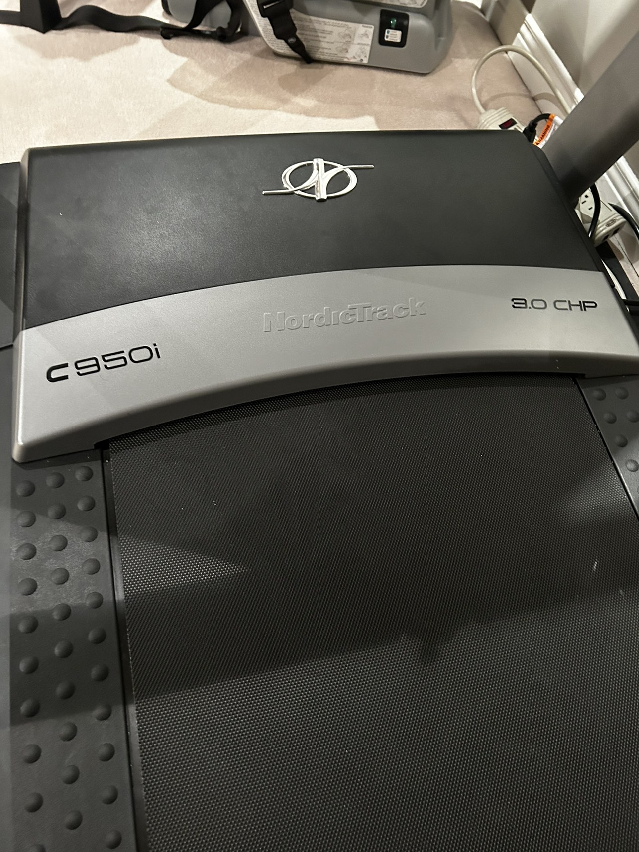 Nordictrack treadmill C950i - photo 2
