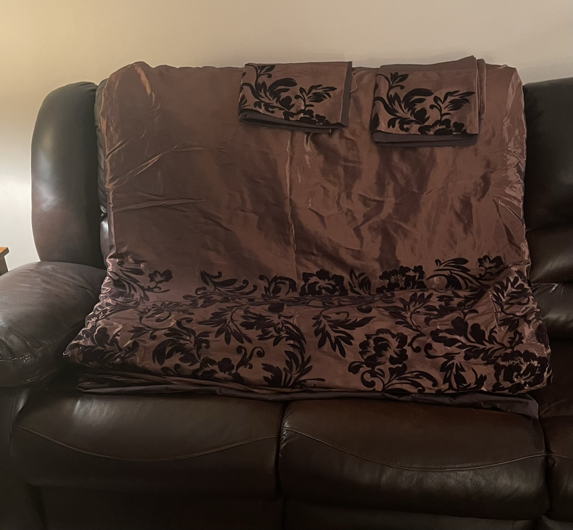 Queen Comforter & 2 Pillow Shams thumbnail