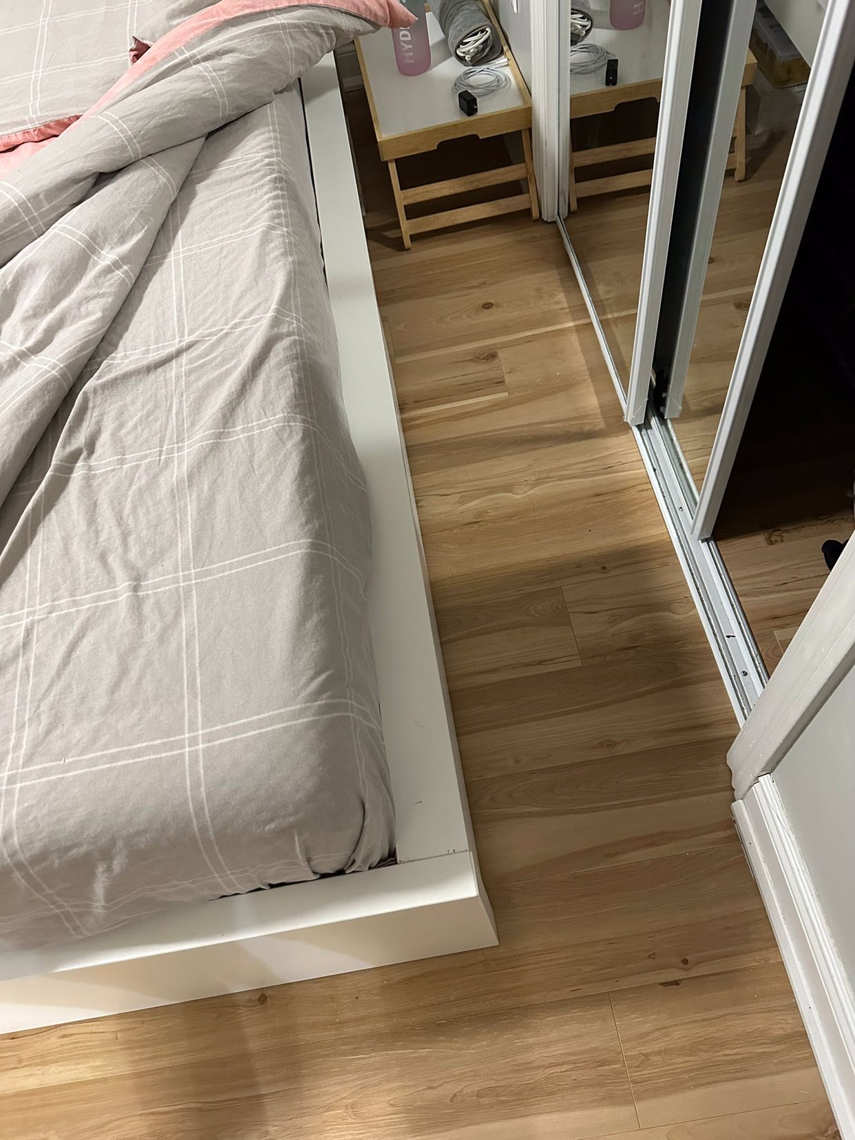 Queen size bed frame ( IKEA MALM) white color - photo 3