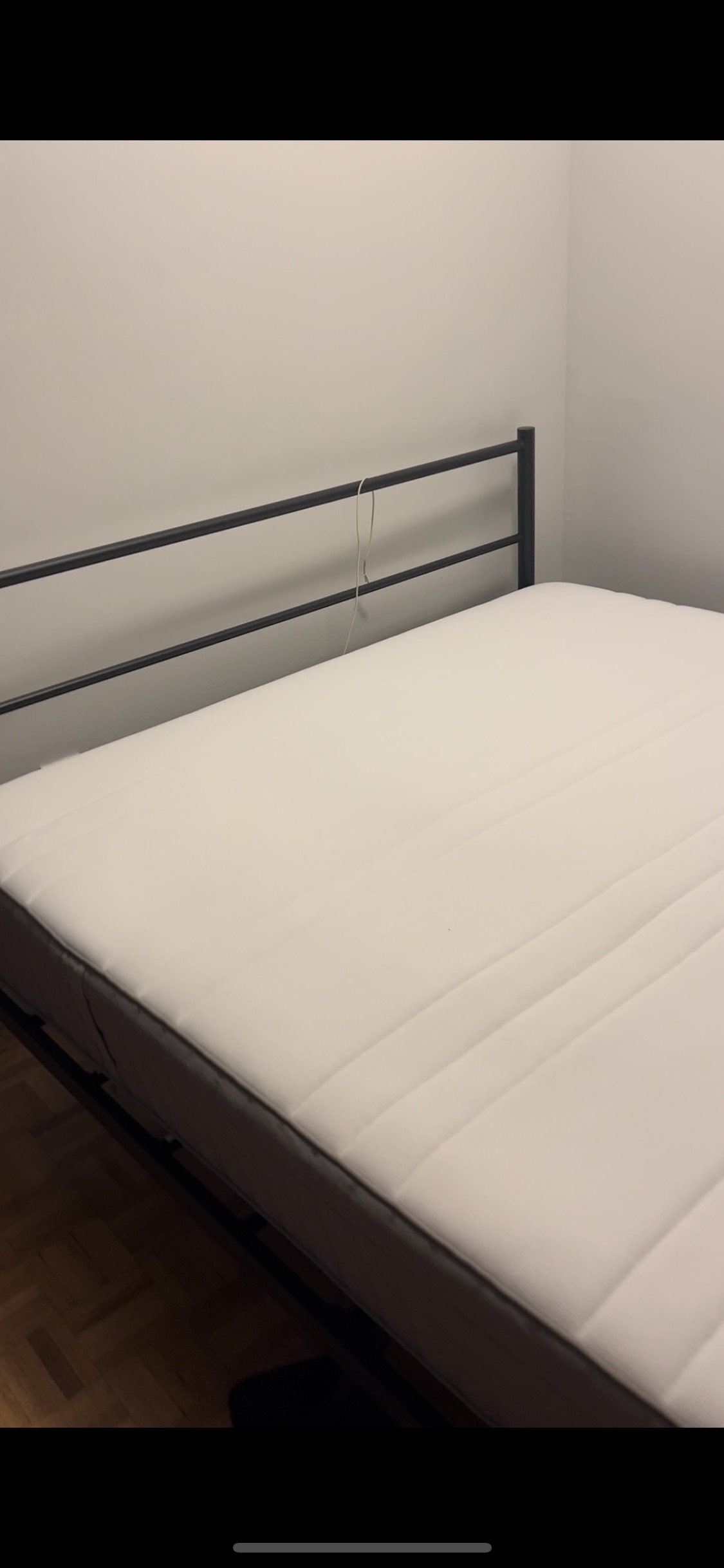Queen mattress-great condition