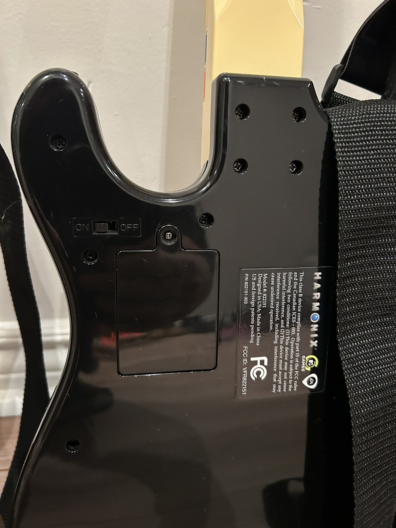 Nintendo Wii Rockband Guitars - Like New! - photo 4