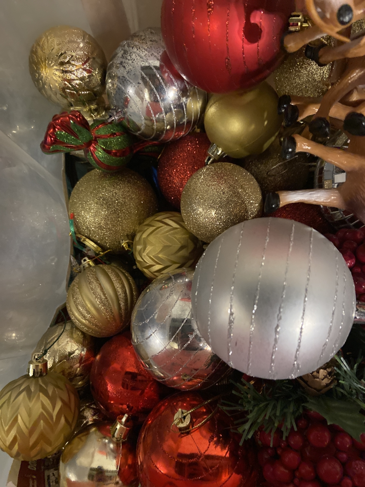 FREE - Christmas decorations. image indicator(2)