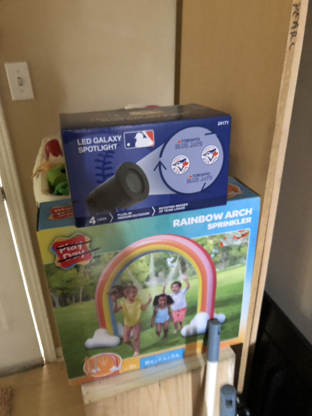 blue jays strob light and water sprayer kids - photo 3