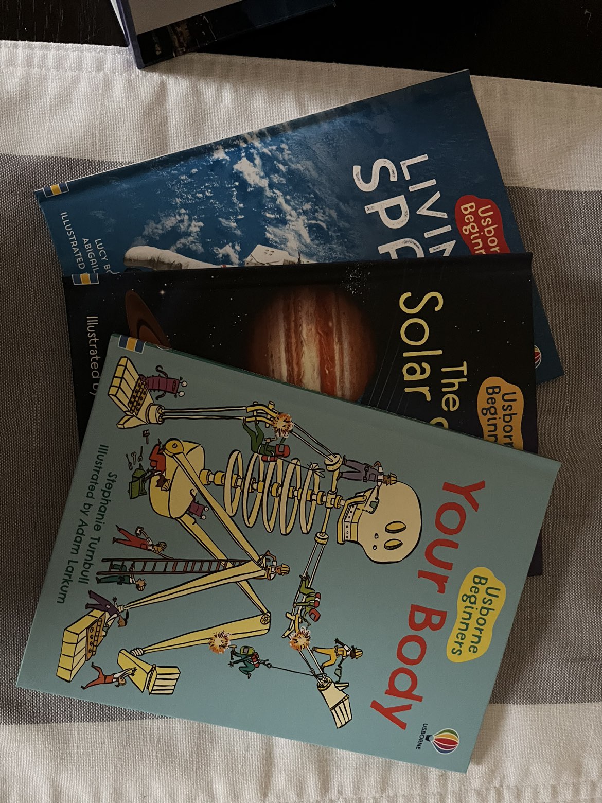 Usborne Beginners Science Books Collection image indicator(5)