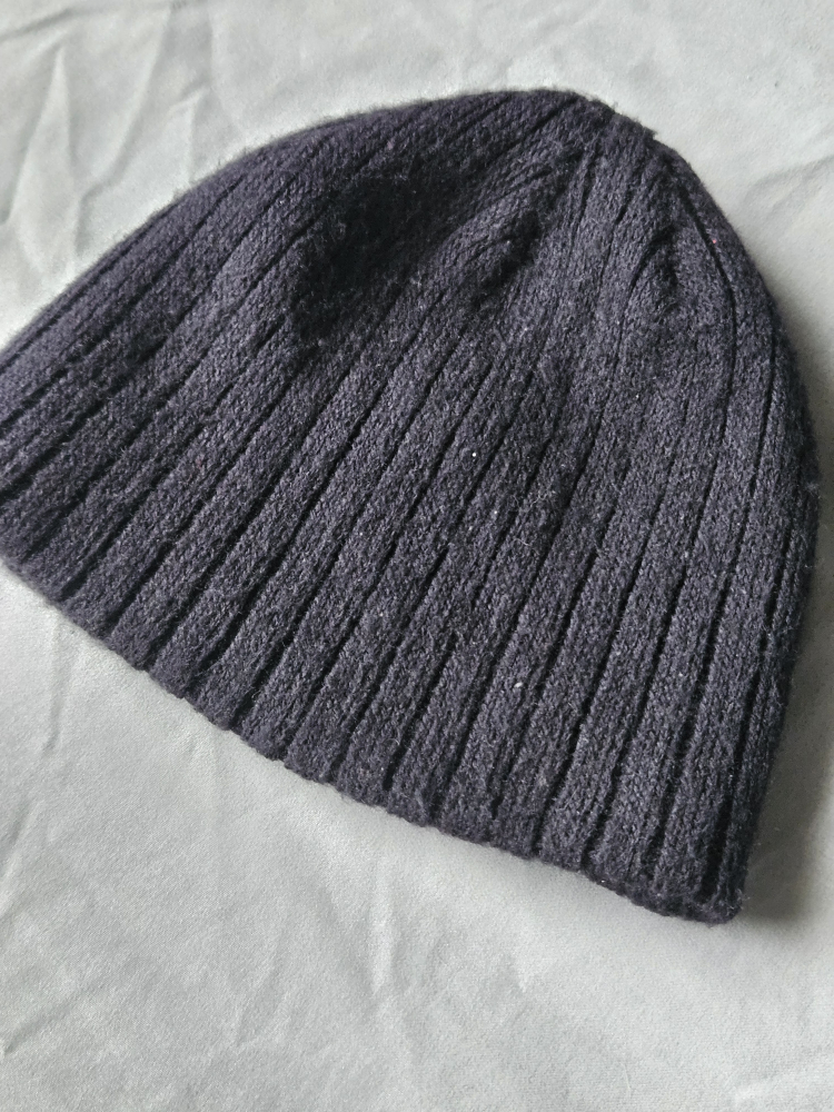 Unisex Winter Black Beanie #freecycle thumbnail