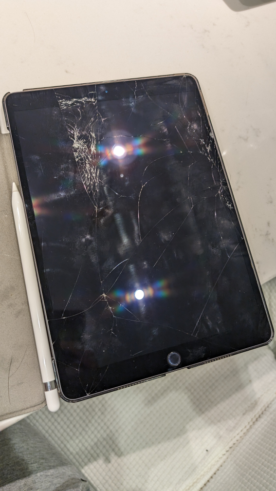 iPad Air 10.5" - 64GB + Apple Pencil - READ image indicator(3)