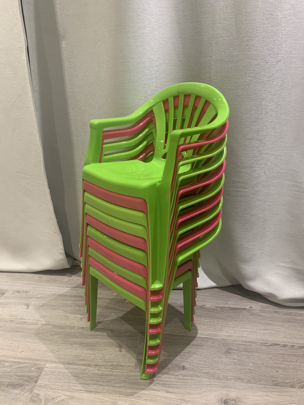 *EXCELLENT CONDITION* Stackable Kids Chairs (qty 10)