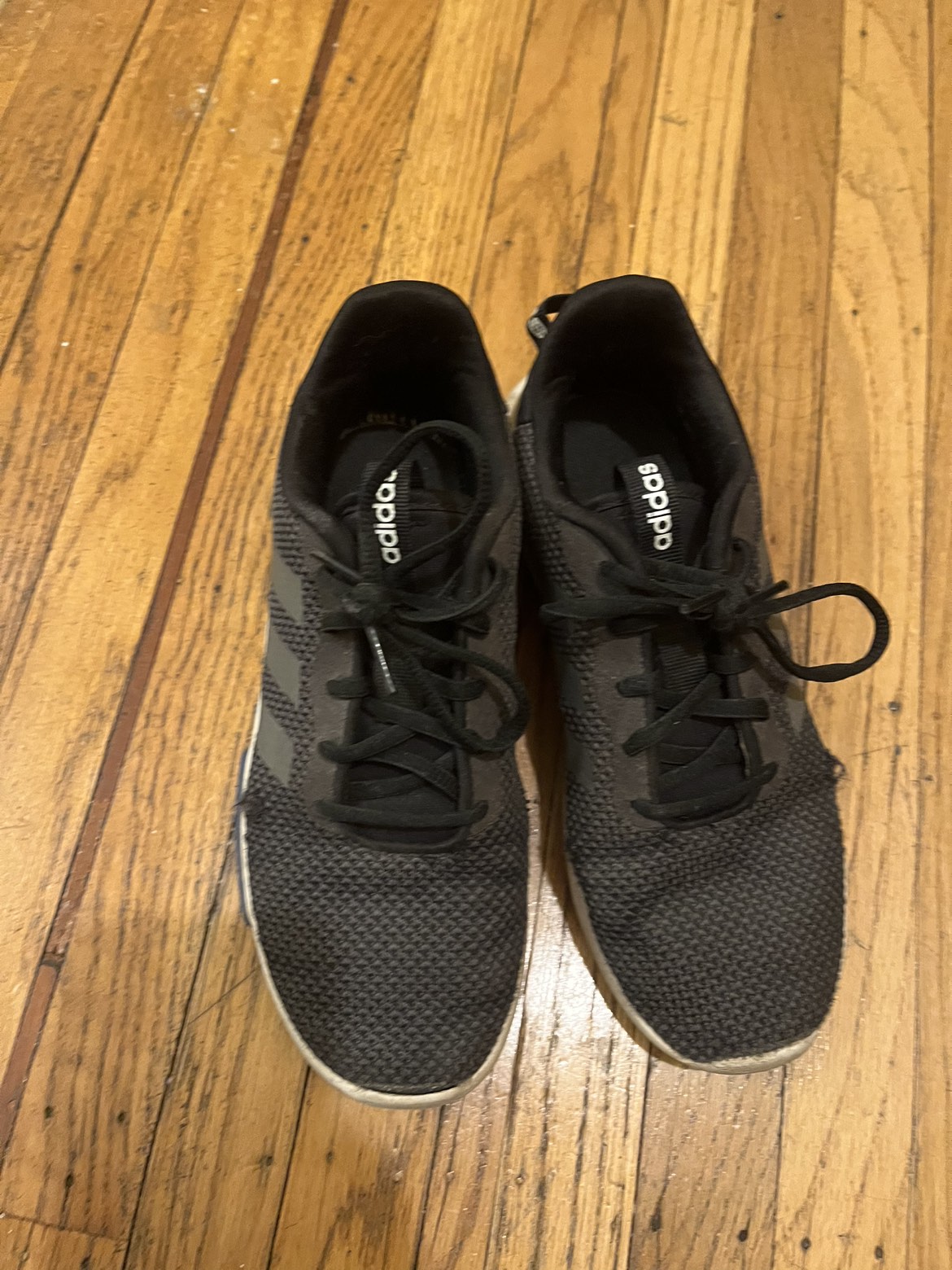 #freecycle Adidas boy size 5 thumbnail