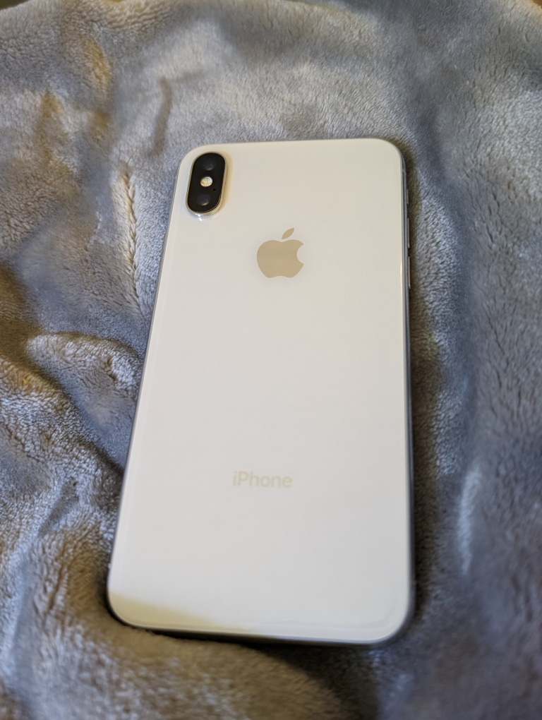 iPhone X - photo 2