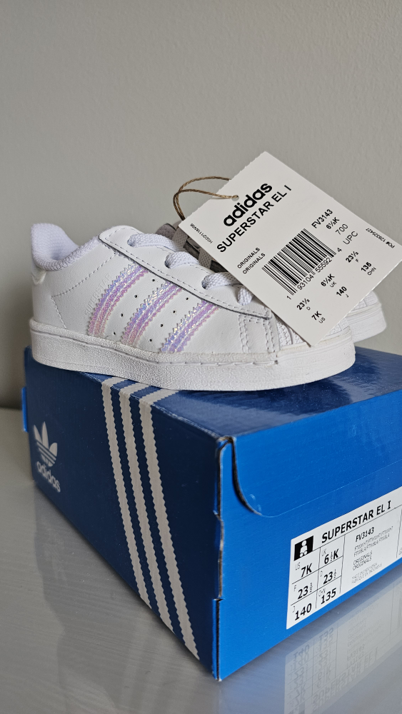 *BRAND NEW NEVER WORN* Adidas Superstar (Toddler - US 7K) thumbnail
