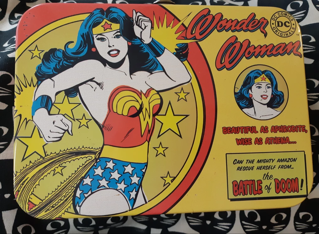 Marvel Collectible Wonder Woman Lunch Tin! thumbnail