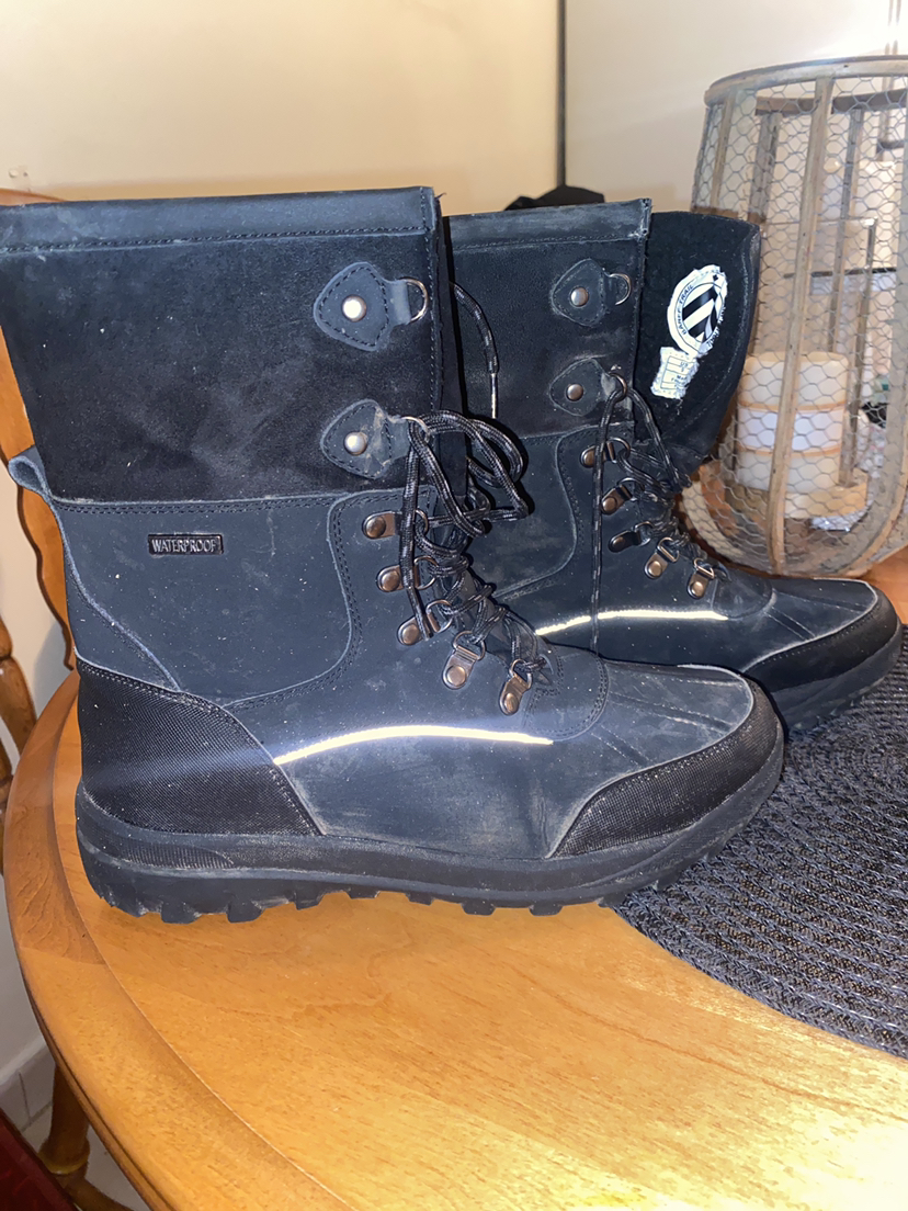 Size 9 mens winter boots