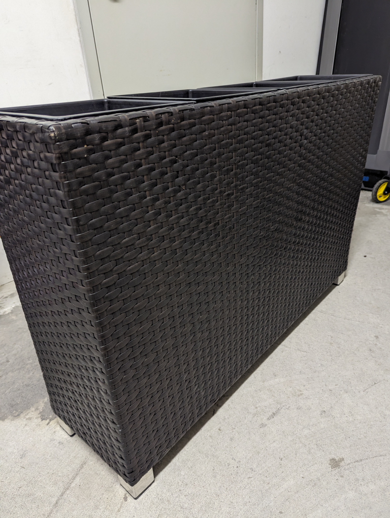 Planter with 4 pots (indoor/outdoor) #SellingSpree image indicator(2)