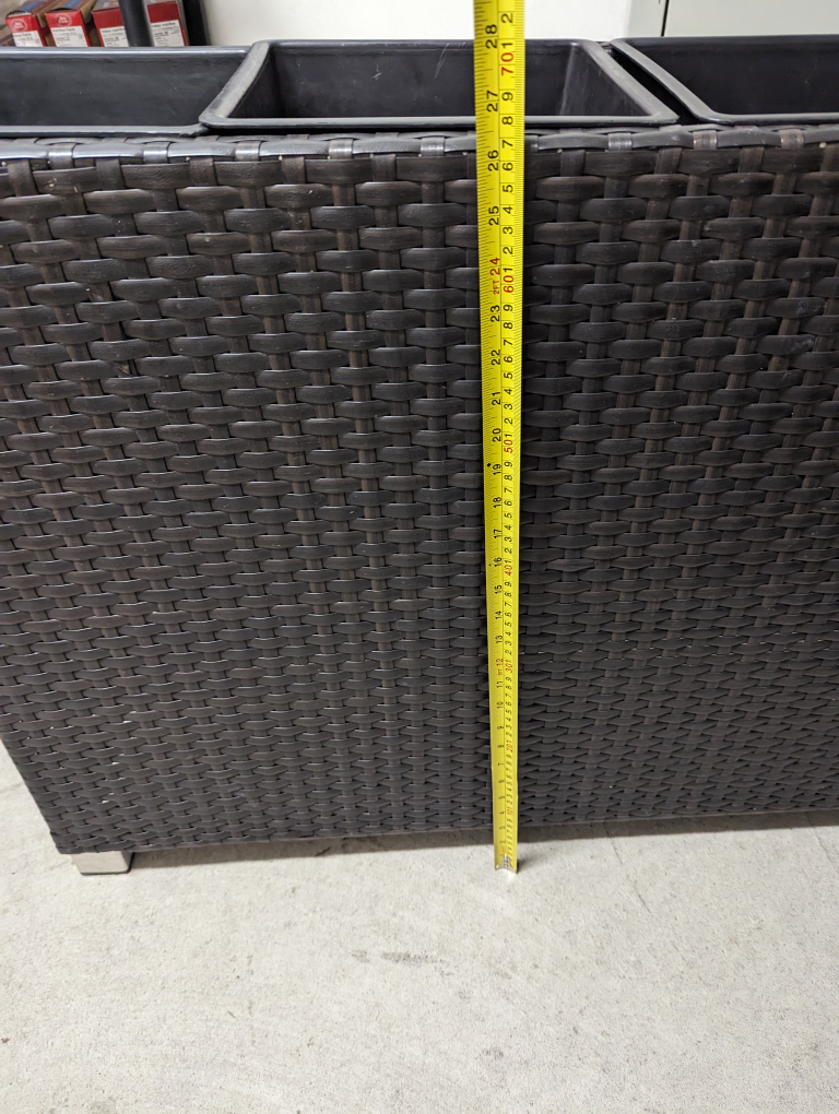 Planter with 4 pots (indoor/outdoor) #SellingSpree image indicator(7)