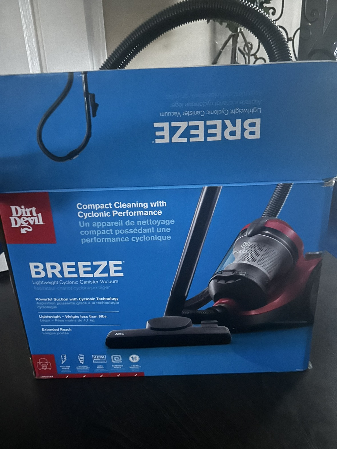 Canister vacuum