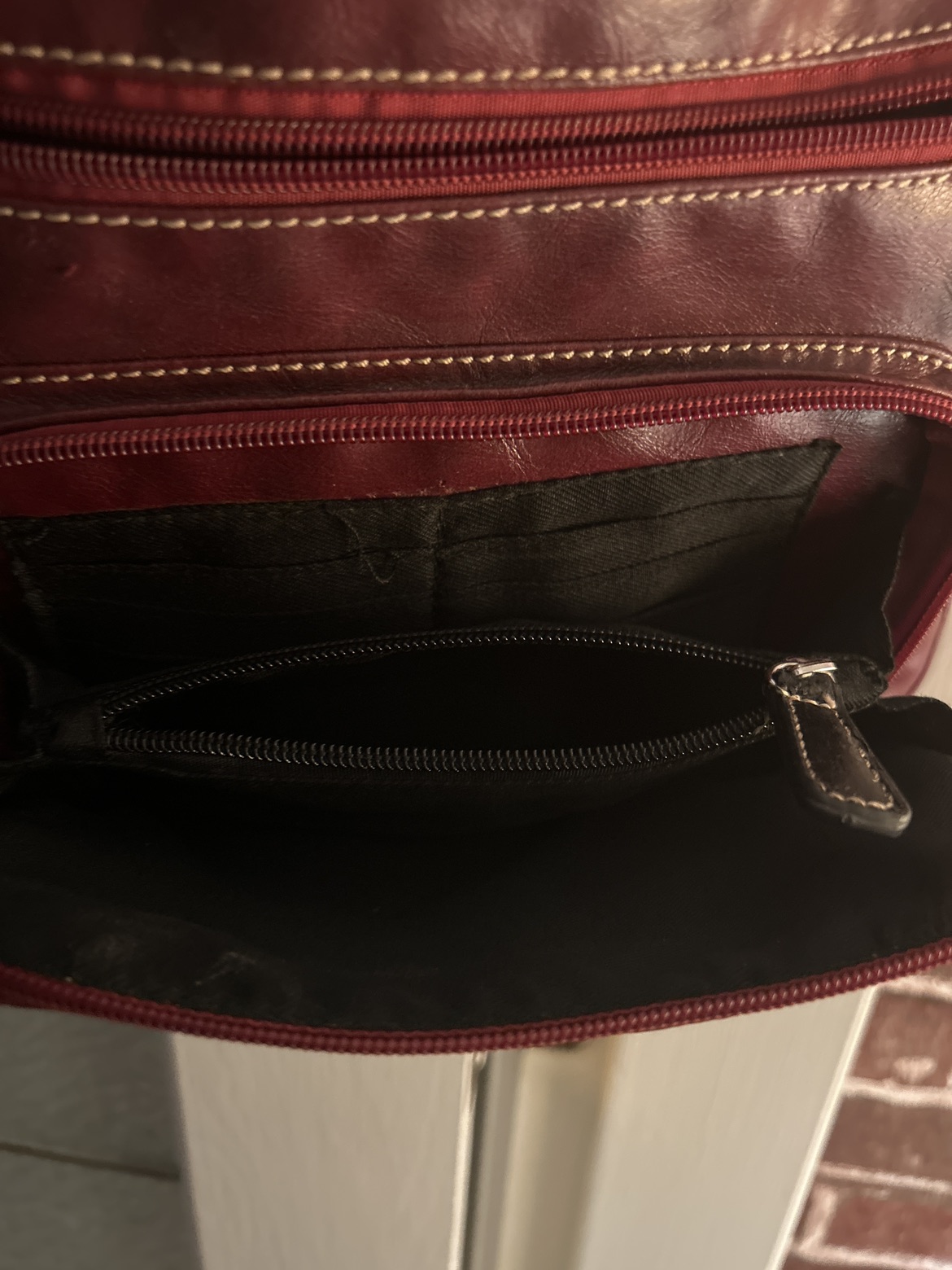 Red vegan leather crossbody bag #SellingSpree - photo 3