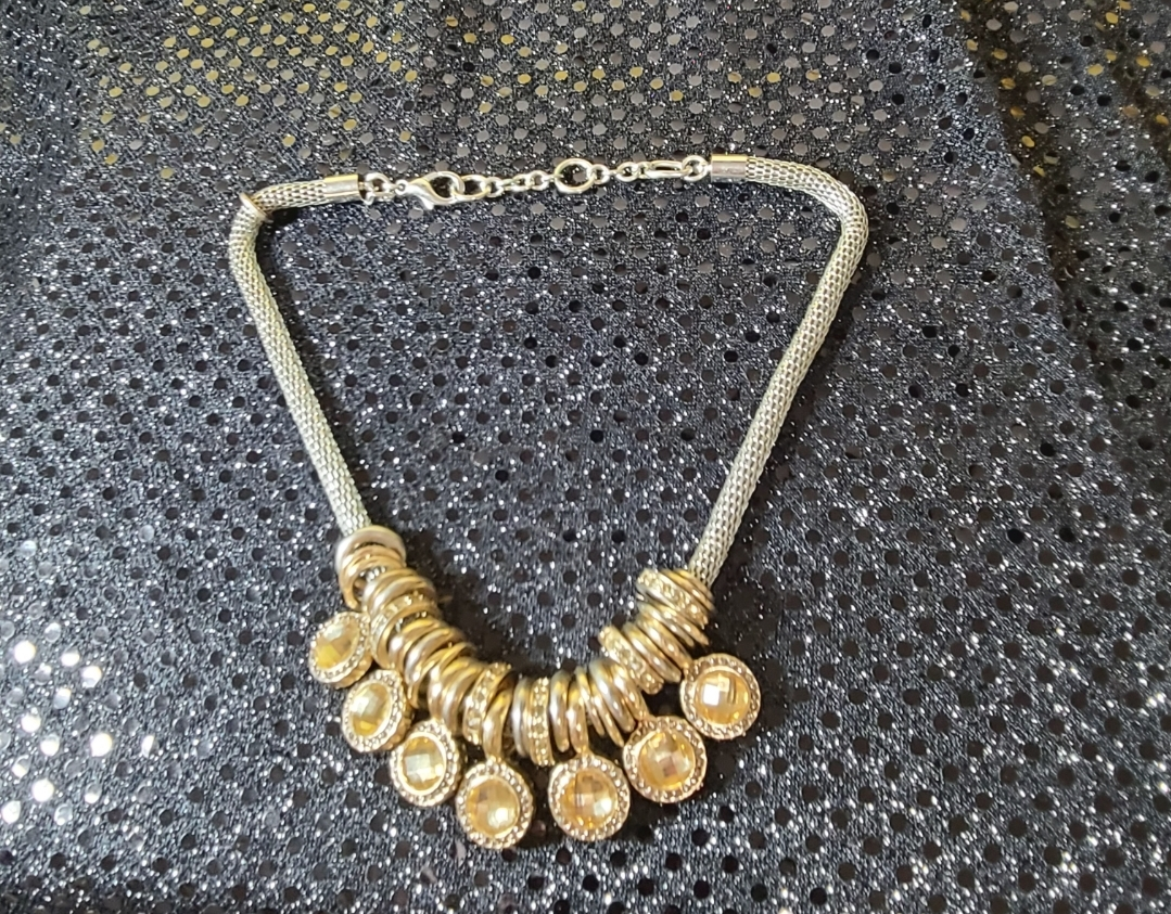 Women’s necklace