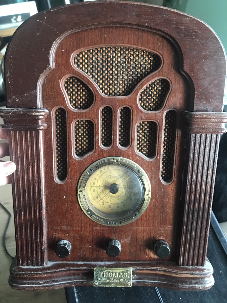 Retro radio