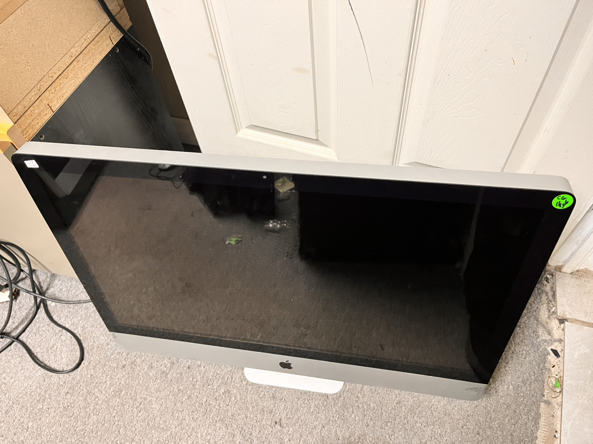 27” inch apple iMac restarting  $59 only