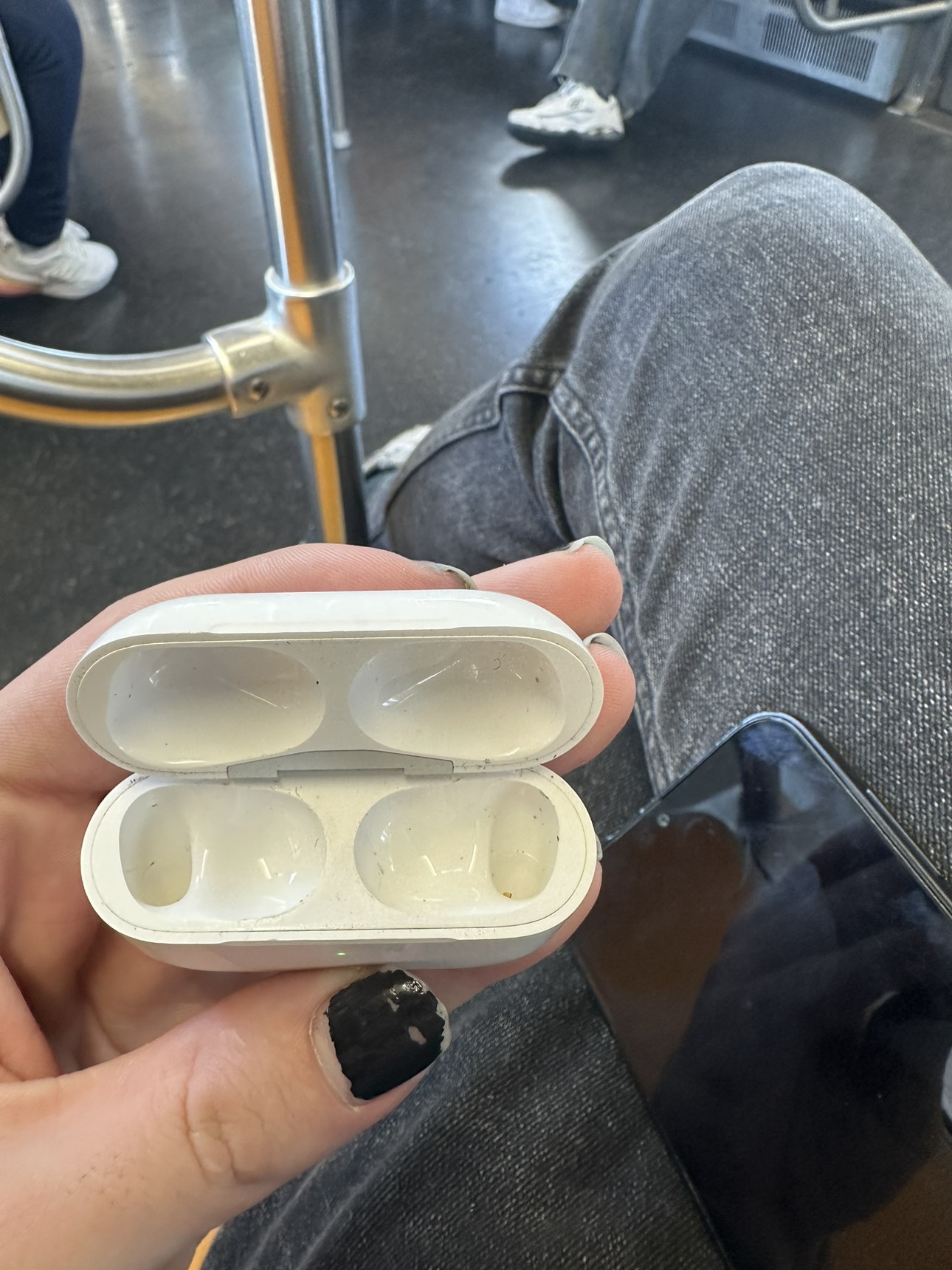 Near new Apple AirPods Pro 2 - photo 3