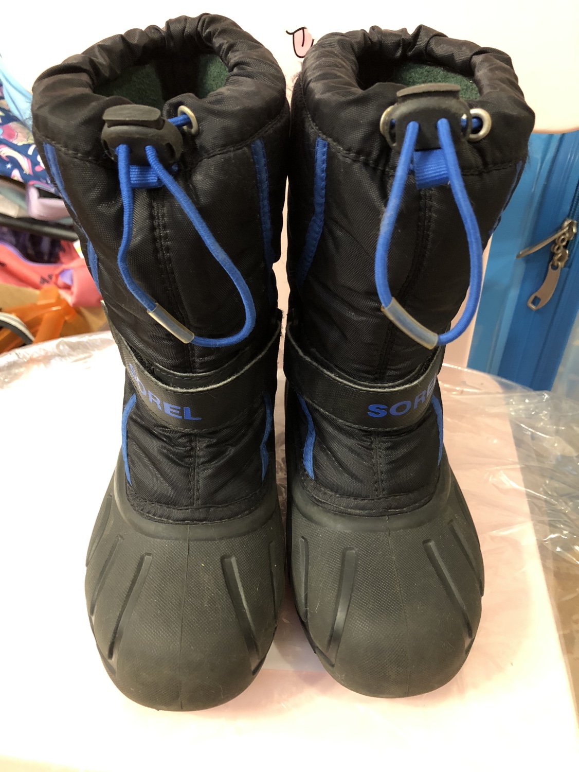 Kids SOREL Winter Boots size 13 thumbnail