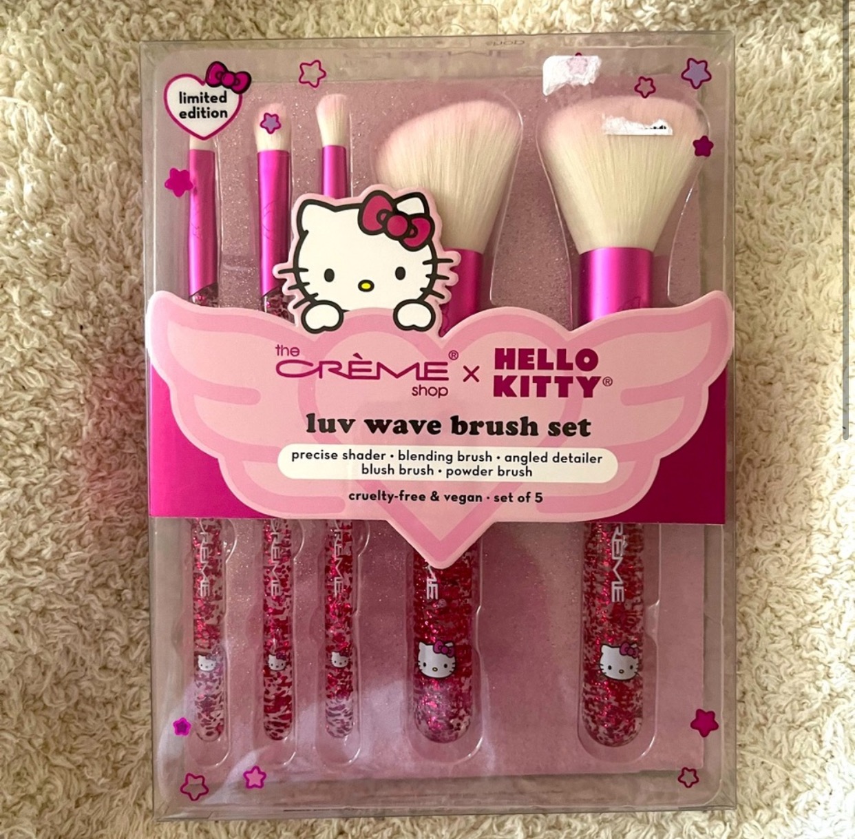 Hello kitty makeup brush  brand new thumbnail