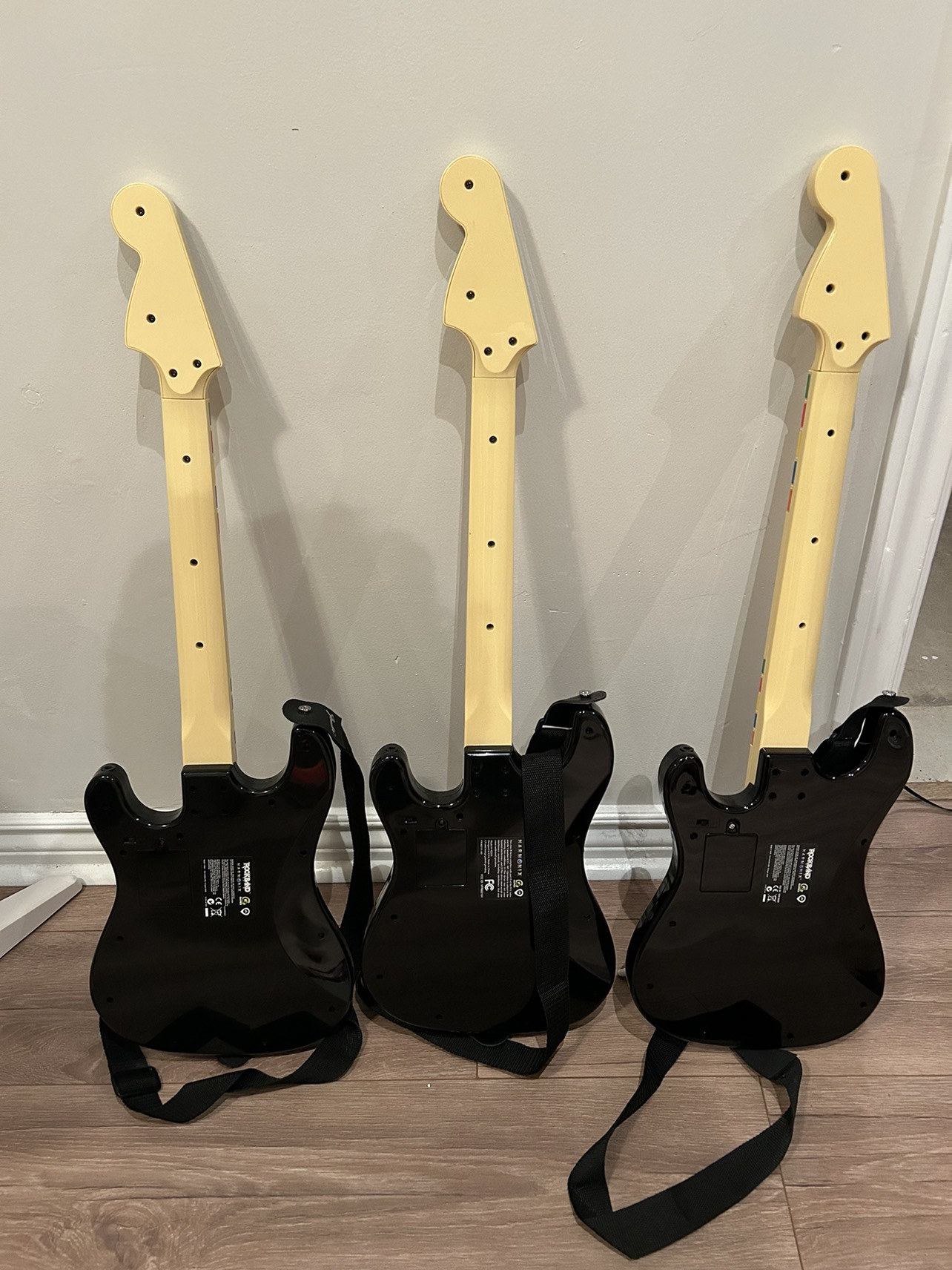 Nintendo Wii Rockband Guitars - Like New! - photo 2