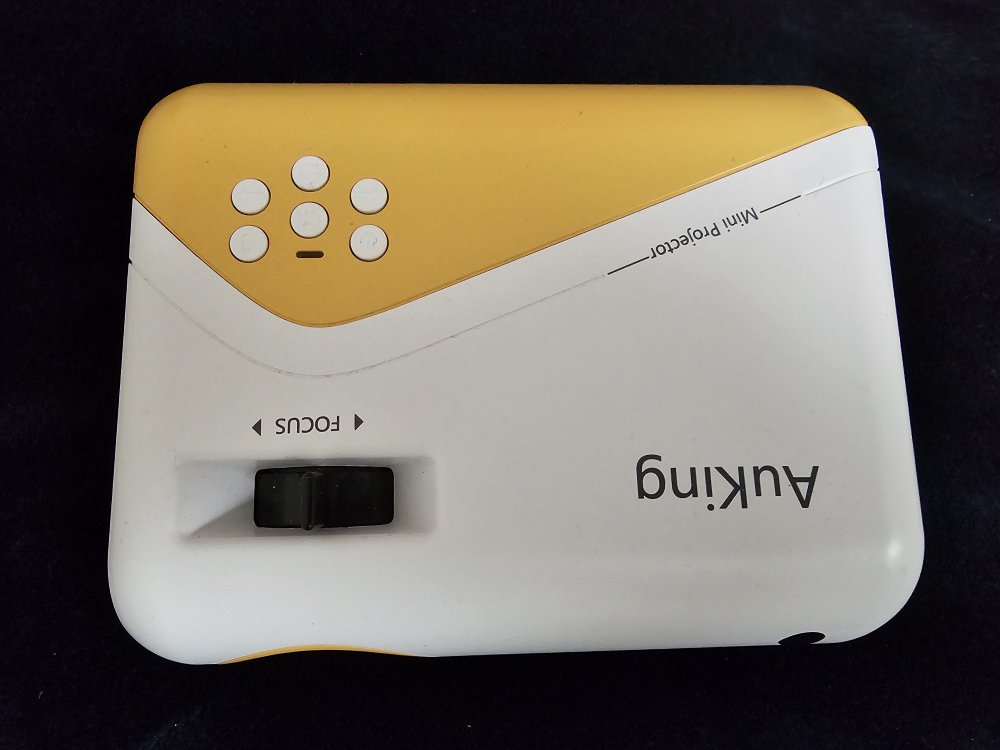 1 week old Auking Mini Projector