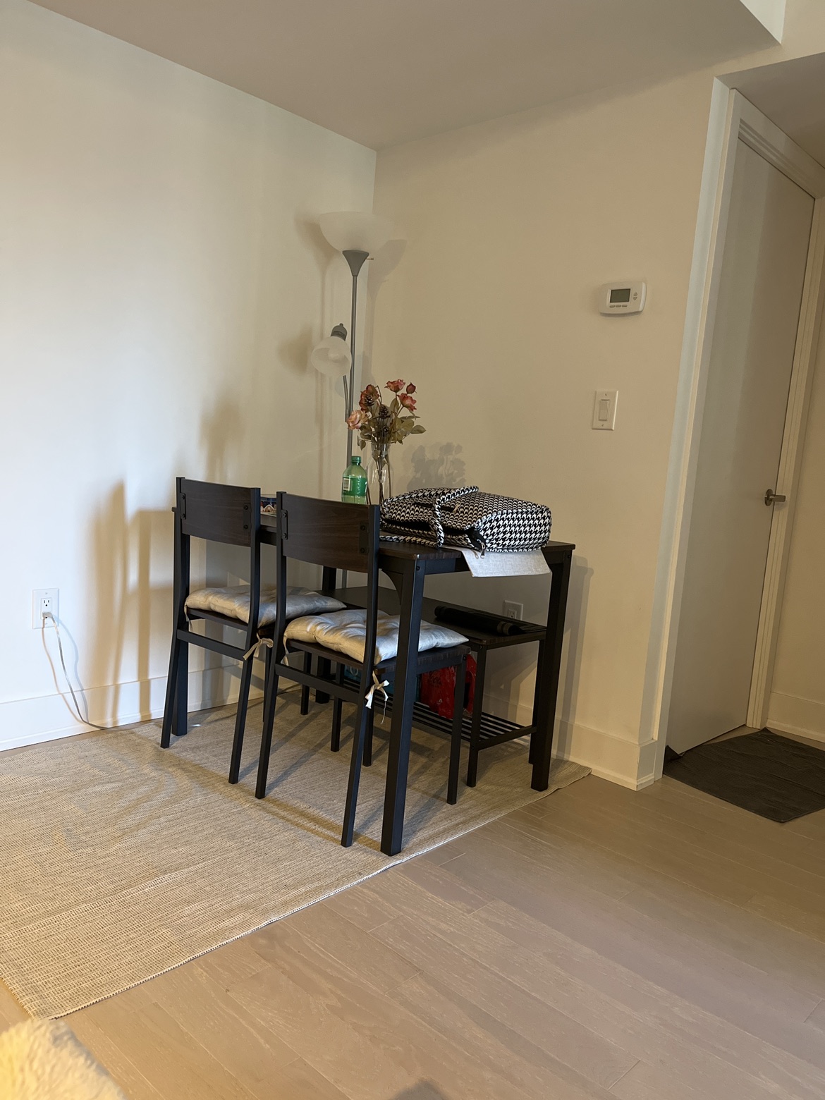 Finding table with 4 chairs #SellingSpree