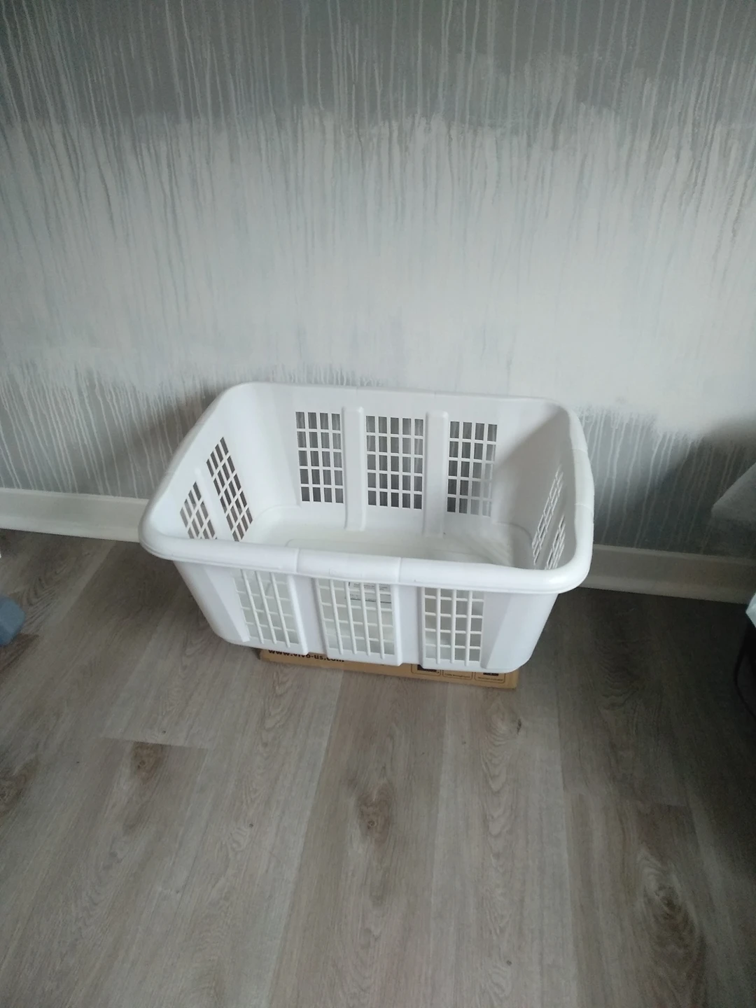 Laundry basket #freecycle thumbnail