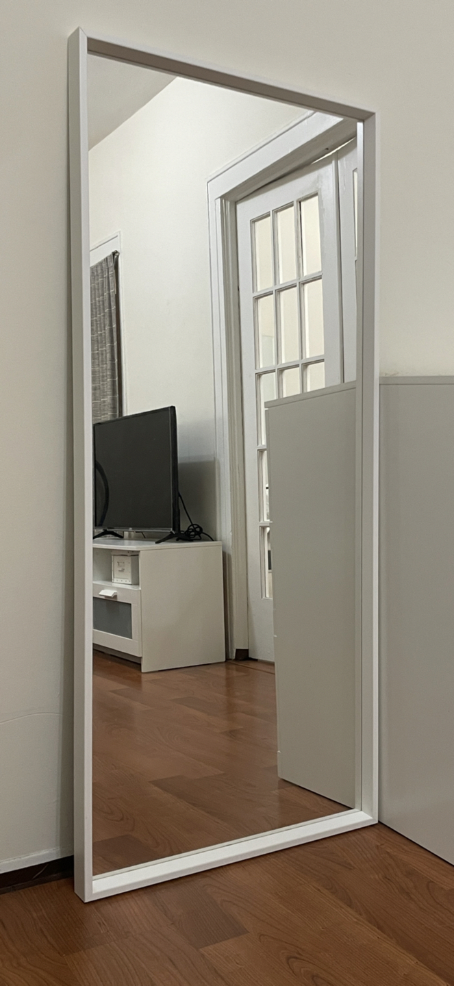 White Mirror