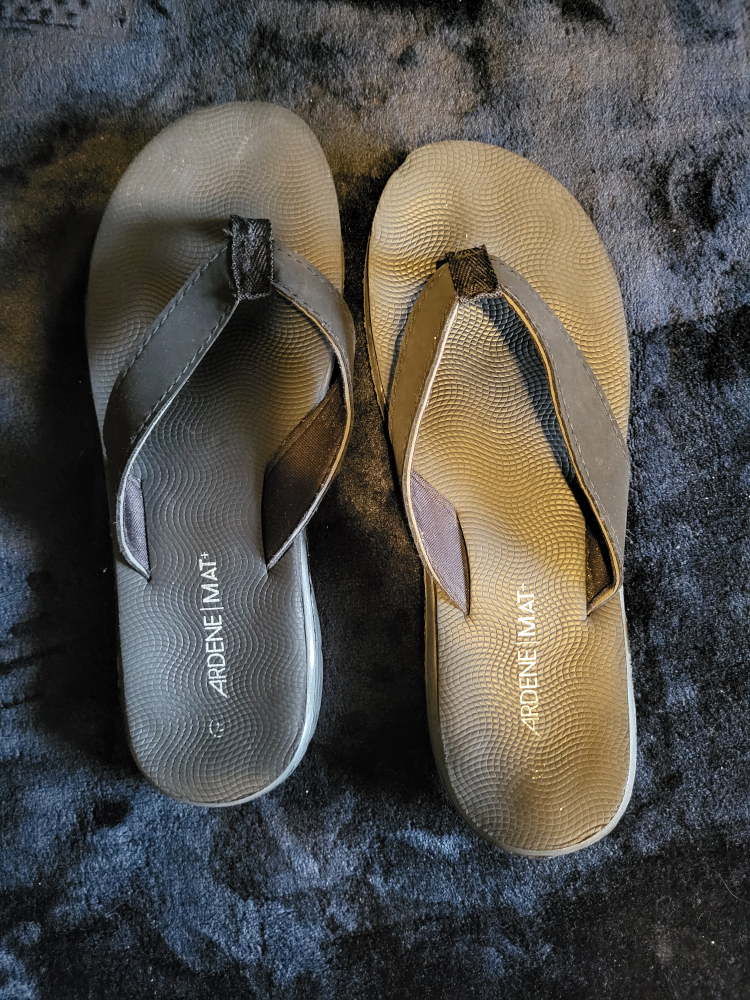#freecycle maternity size 8 flip flops thumbnail