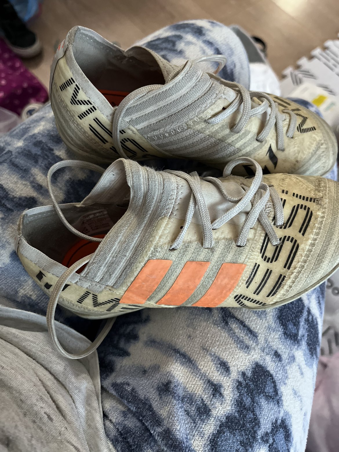 Kids soccer shoes