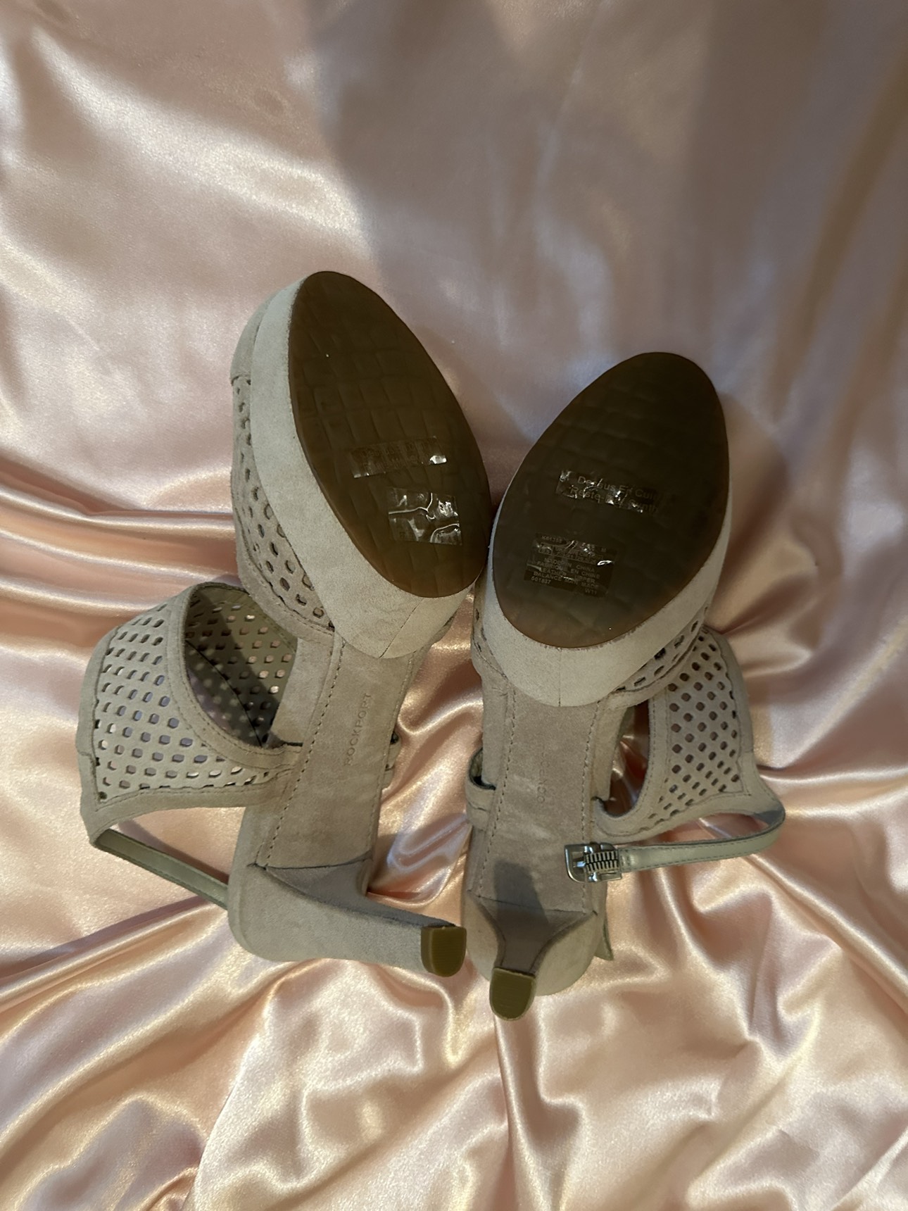 Ladies shoes image indicator(2)