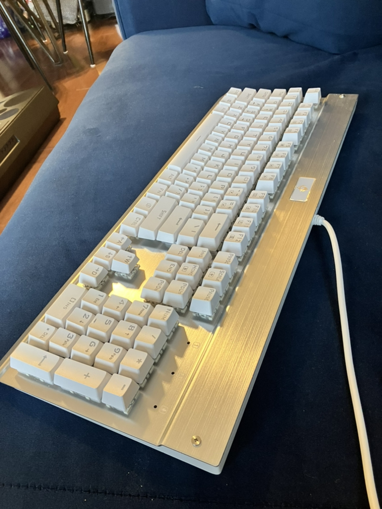 EagleTec KG011 gaming keyboard thumbnail