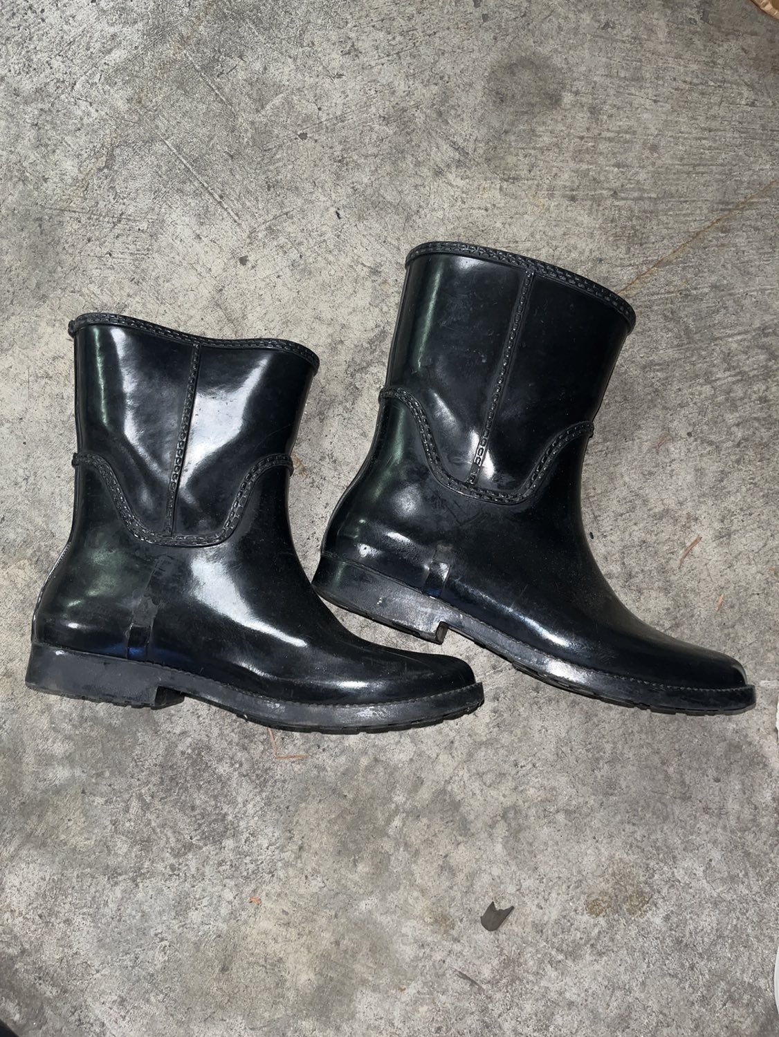 #FreeCycle listing MK rain boots thumbnail