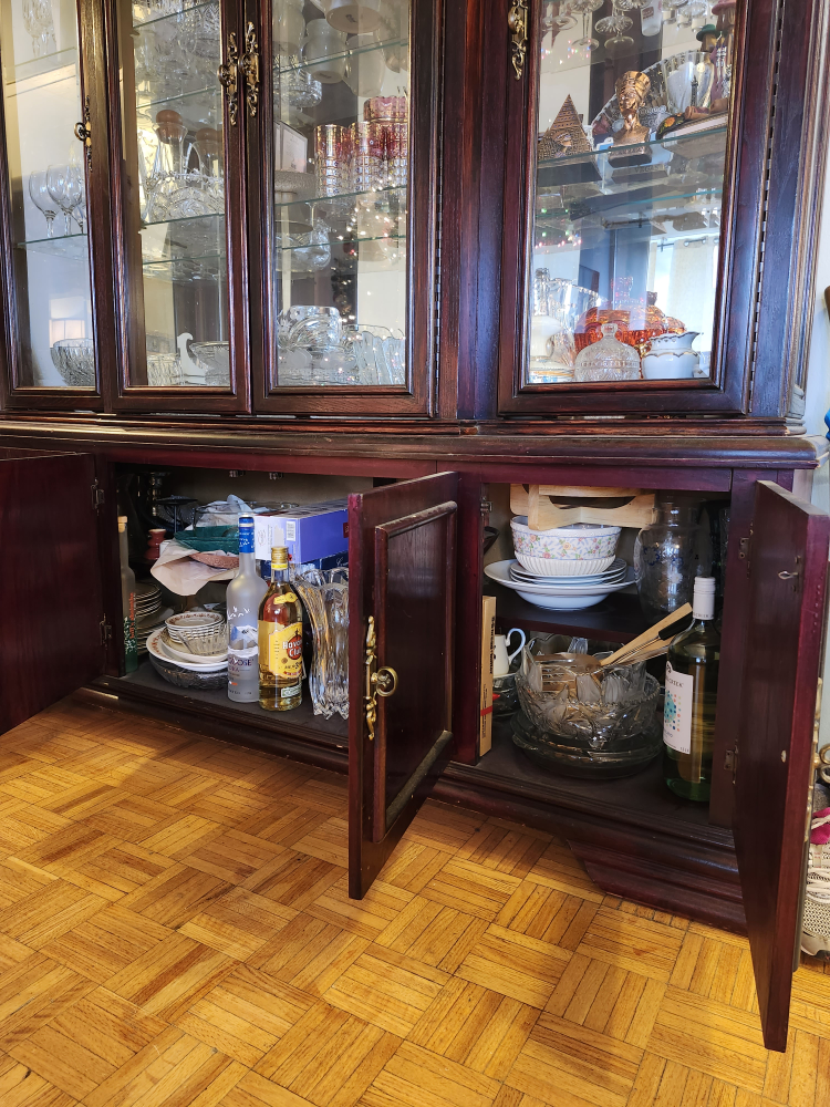 2-piece Mahogany lighted glass door dining cabinet - photo 5