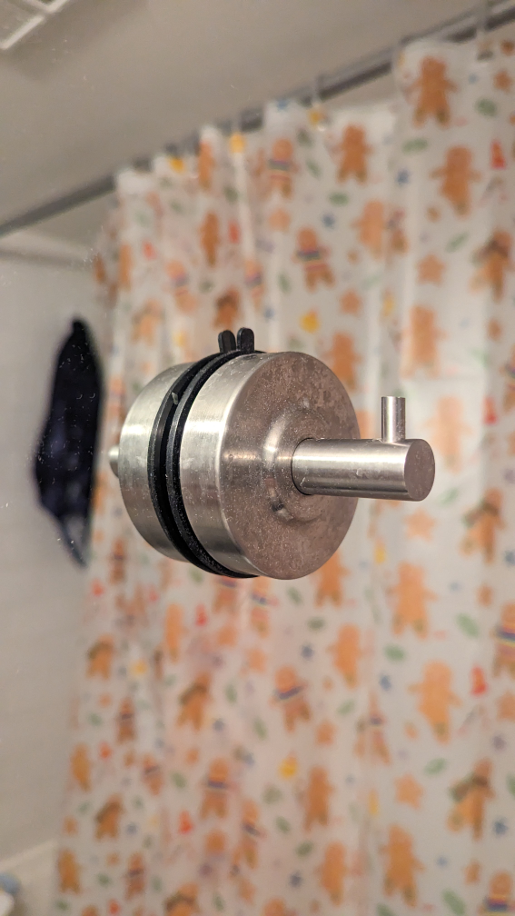 Vaccum seal hanger for towels, clothes, etc. image indicator(2)