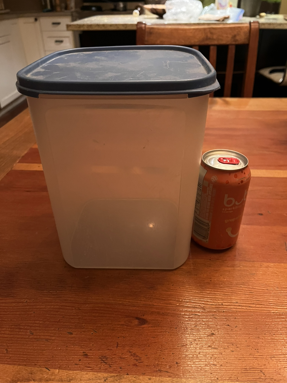 🎁 Large square Tupperware container thumbnail