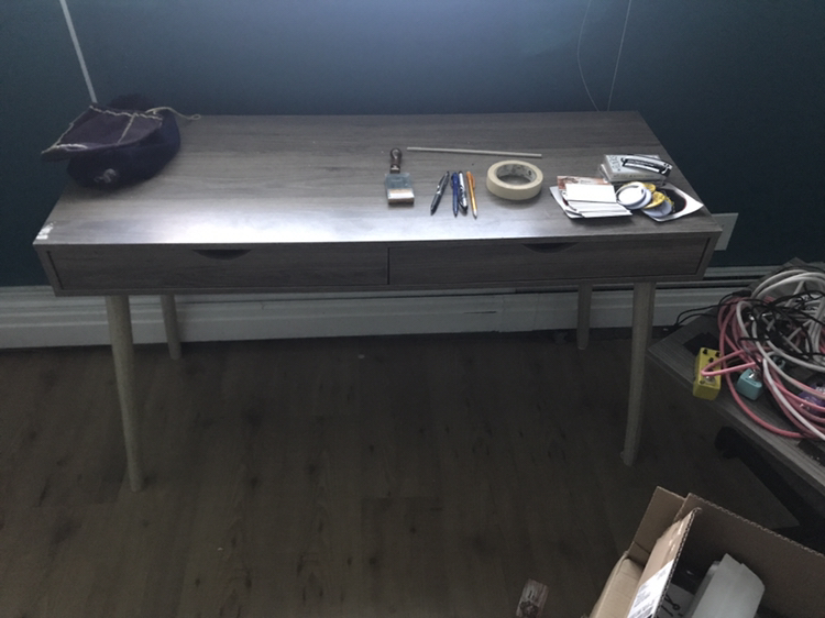 Free Desk- must pick up in Spruce Cliff