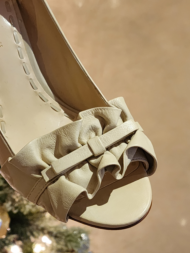 peep toe pumps image indicator(2)