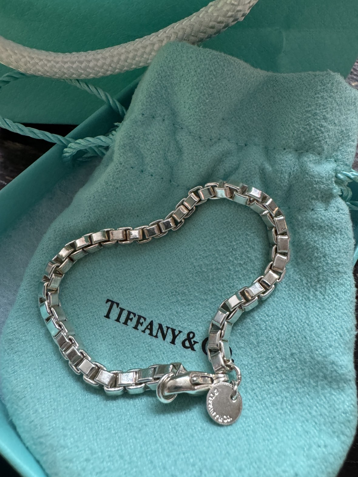 Tiffany & Co. VENETIAN LINK BRACELET image indicator(2)
