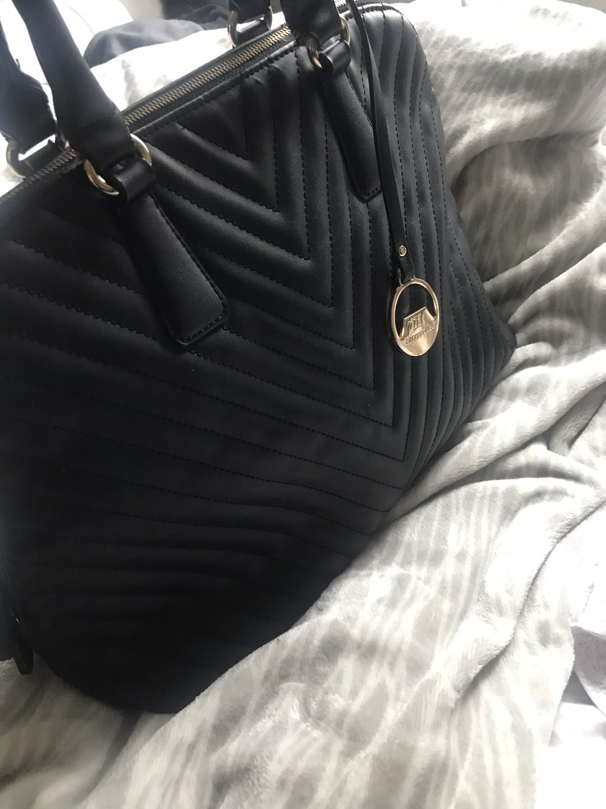 Designer DJ Hand Bag in black image indicator(4)