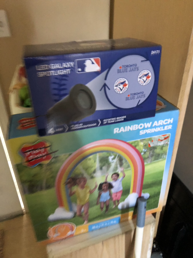 blue jays strob light and water sprayer kids - photo 2