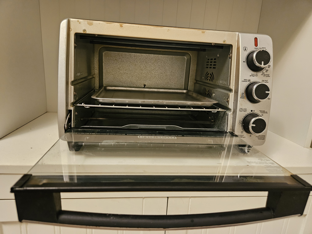 Black & Decker - Convection Toaster Oven - photo 3