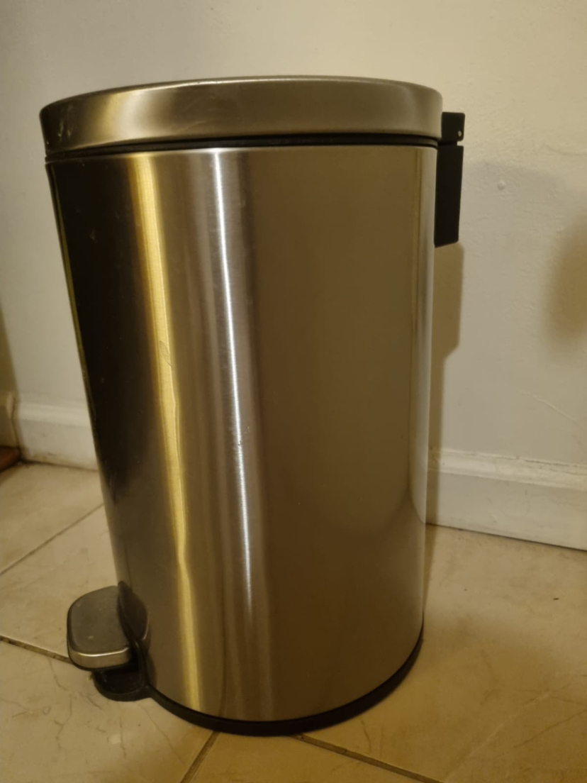 Steel step trash can