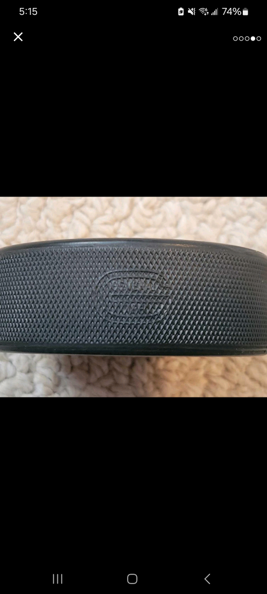 Official NHL game puck 1980s Pittsburgh Penguins image indicator(4)